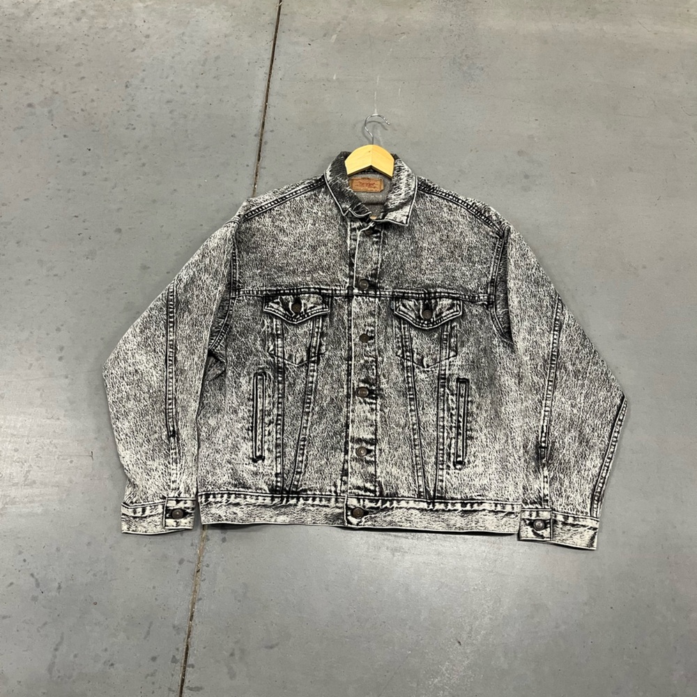 Vintage 1980s White TAB ACID WASH LEVIS TYPE 3 TRUCKER DENIM JACKET Size L